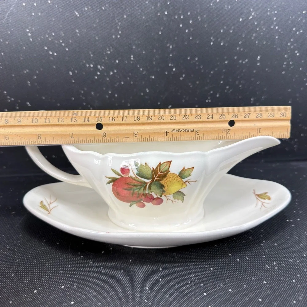Wedgwood Etruria Barlaston Drury Lane Gravy Boat Attached Underplate Fruit Motif
